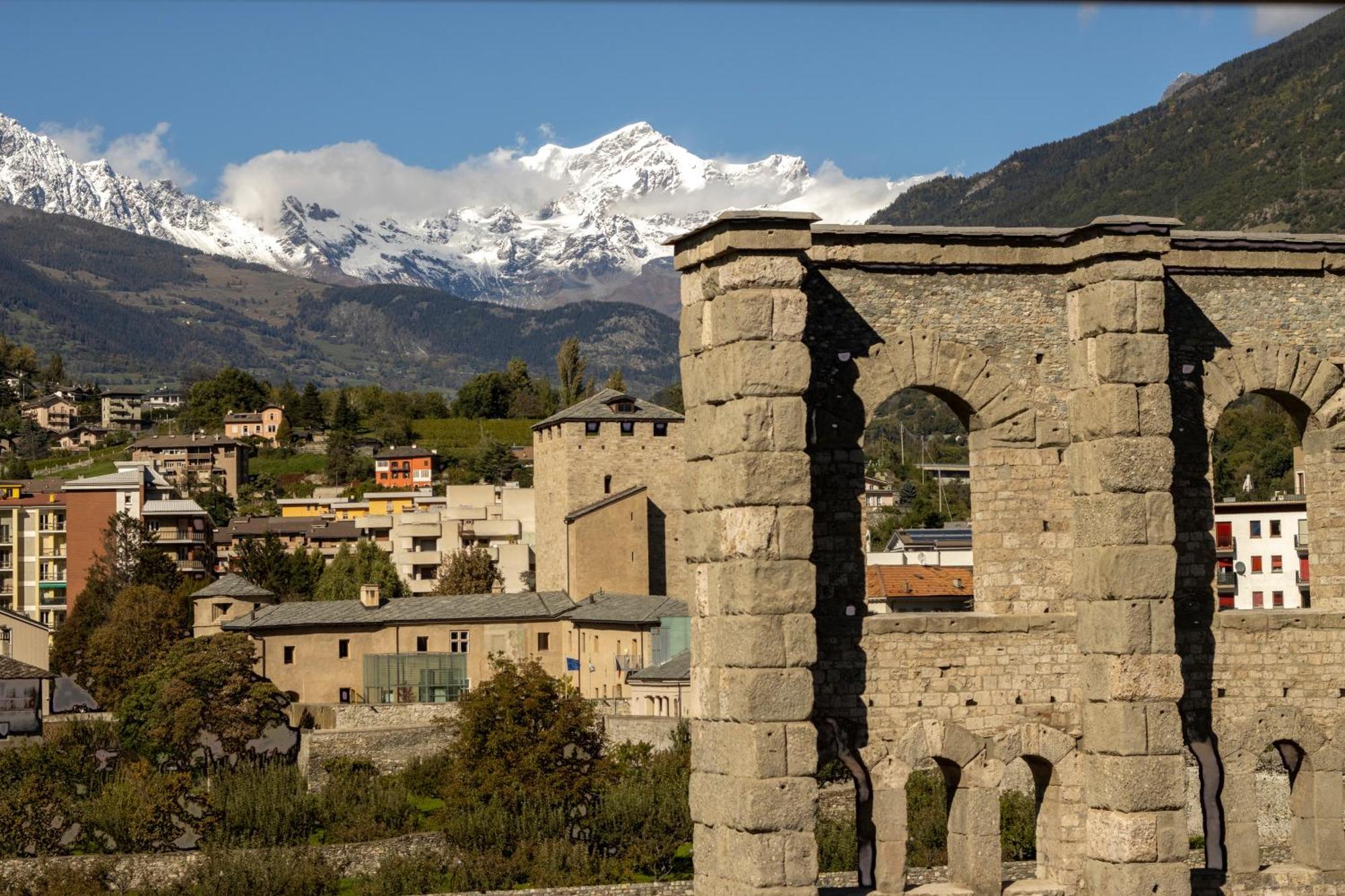 Aosta Con Vista - Appartamento In Centro Eksteriør billede