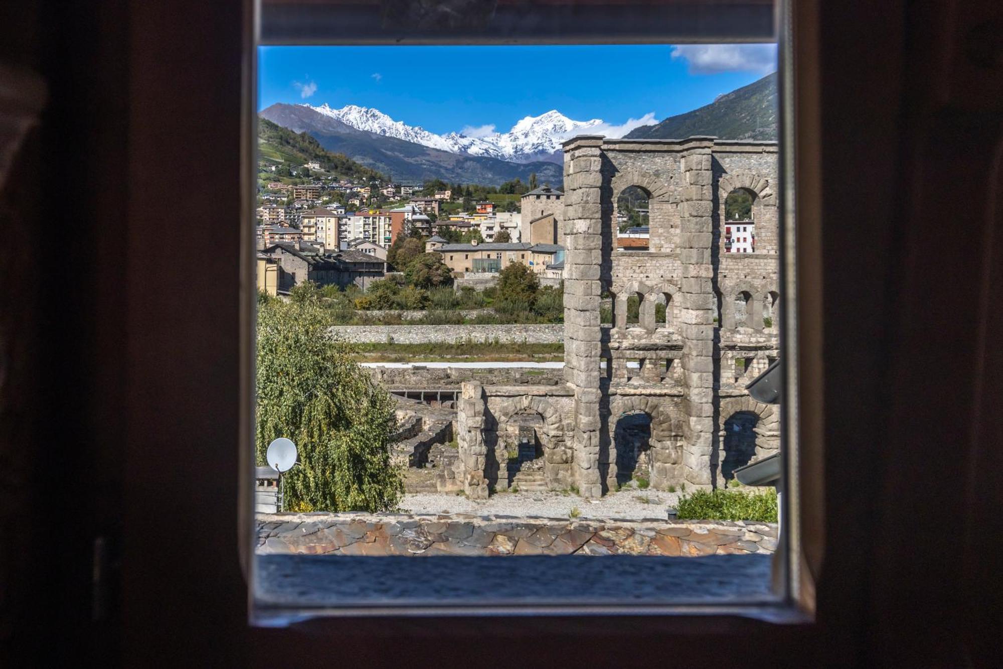 Aosta Con Vista - Appartamento In Centro Eksteriør billede