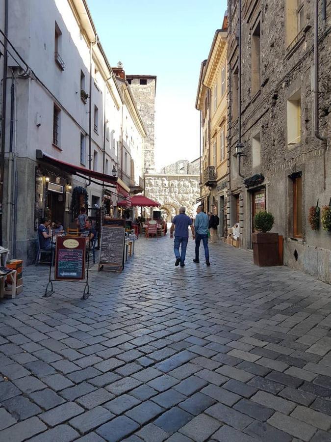 Aosta Con Vista - Appartamento In Centro Eksteriør billede